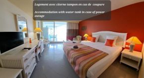 Grand studio vue mer, accès plage, Le Gosier